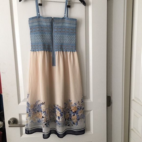 Smocked printed Dress - Picture 1 of 7